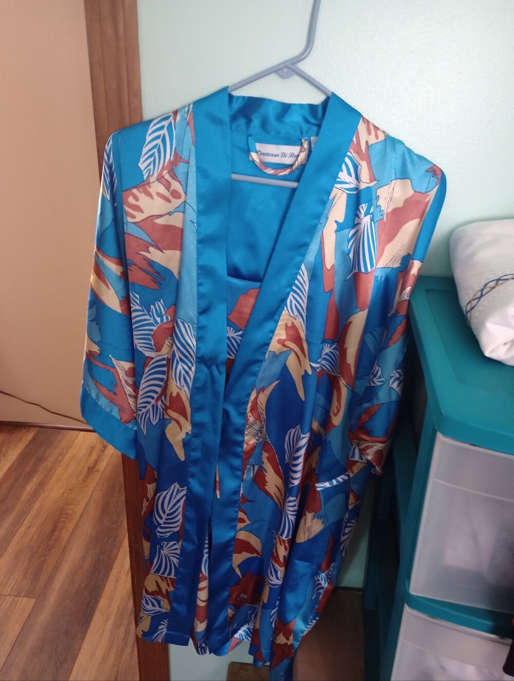 Silk-Feel Teal Floral Night Gown And Robe Nice For A Cruise